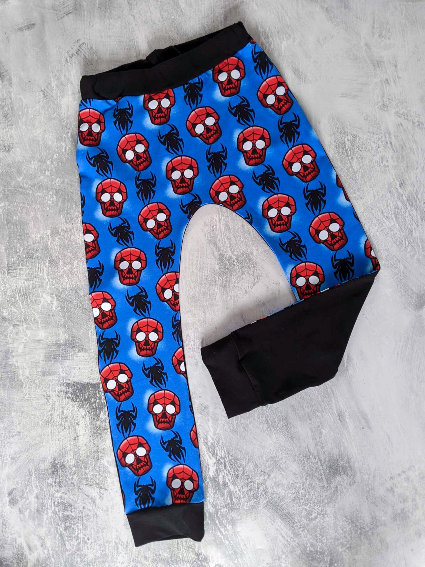 Premade 6-7yrs - Spidey/Blk Harem Pants