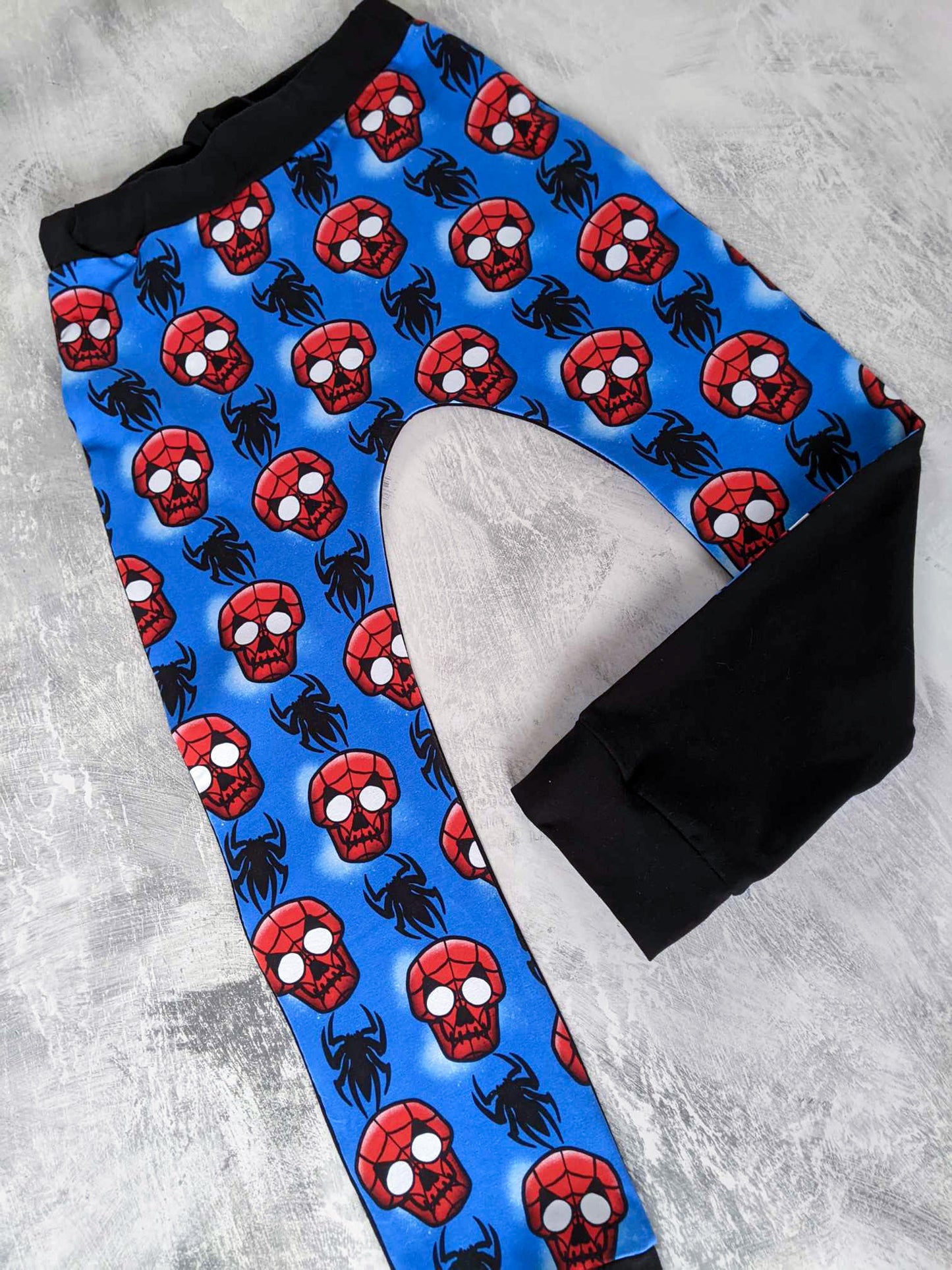 Premade 6-7yrs - Spidey/Blk Harem Pants