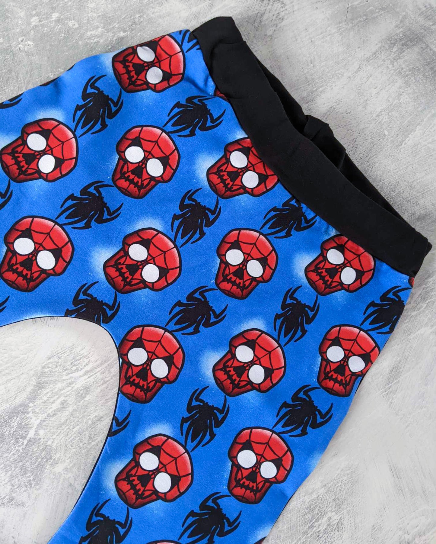 Premade 6-7yrs - Spidey/Blk Harem Pants