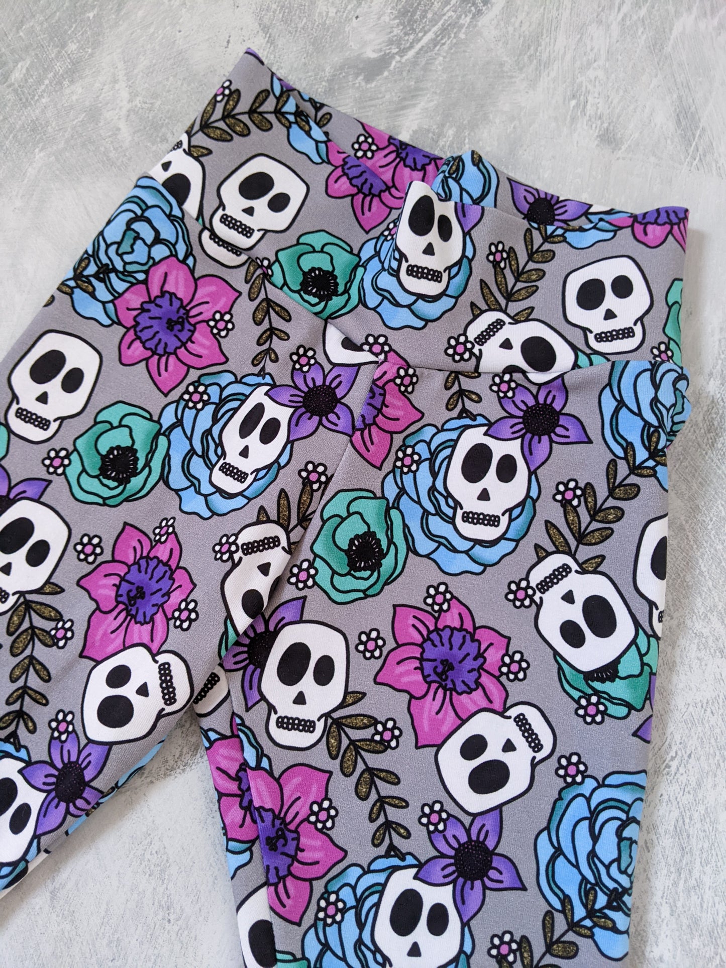 Premade 2-3yrs - Spring Skulls Leggings